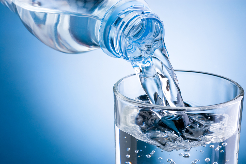 水分を摂れば便秘は解消する？便秘の症状を和らげる正しい水分摂取法は？
